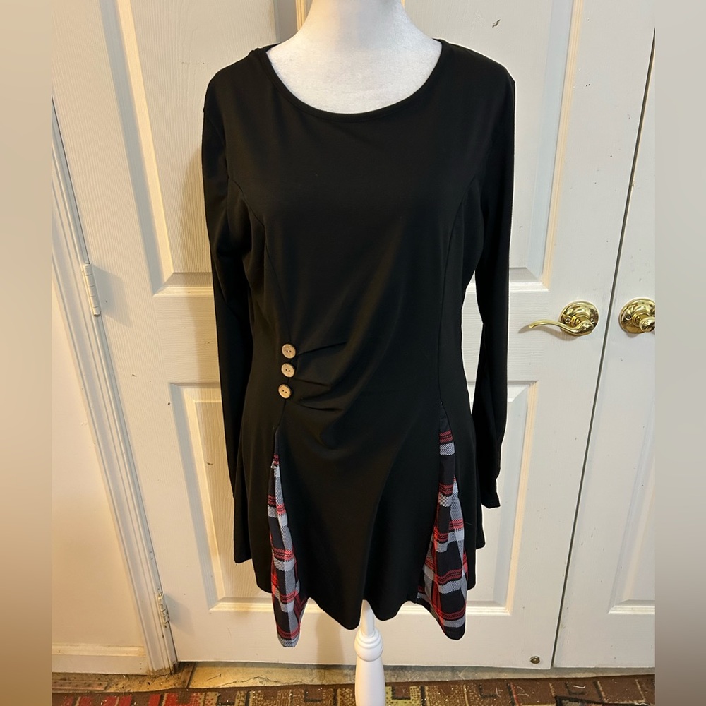 NET Camisa black tunic with tartan accents, XL